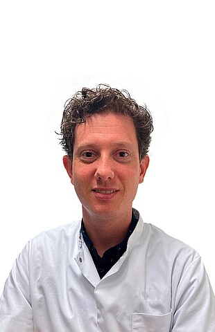 Dr. Raymond van Adrichem